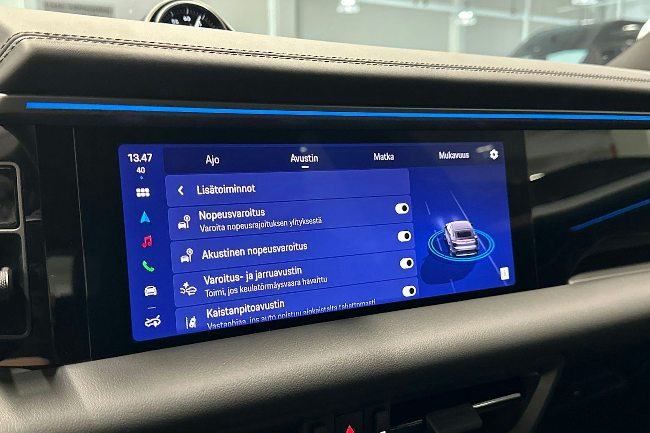 musta Porsche Macan 2025 kuva 20.