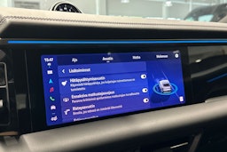 musta Porsche Macan 2025 kuva 21.