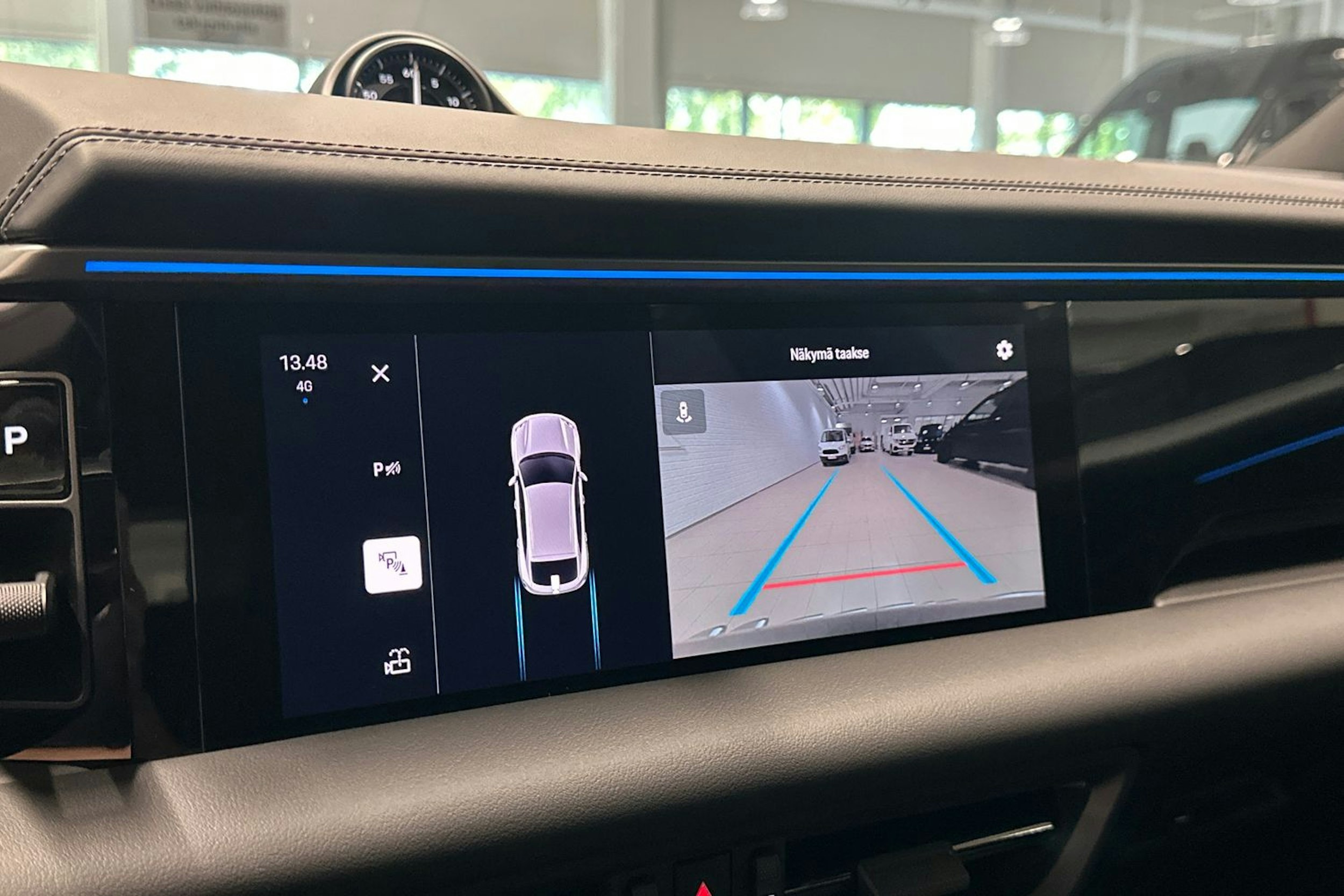 musta Porsche Macan 2025 kuva 23.