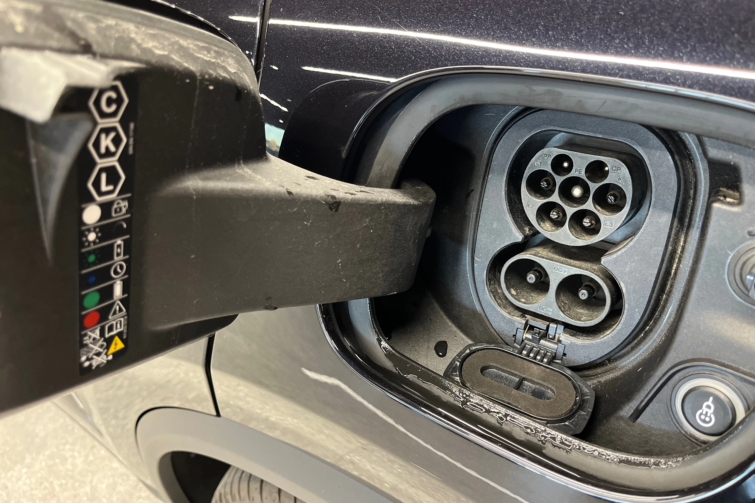 musta Porsche Macan 2025 kuva 31.