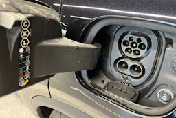 musta Porsche Macan 2025 kuva 31.
