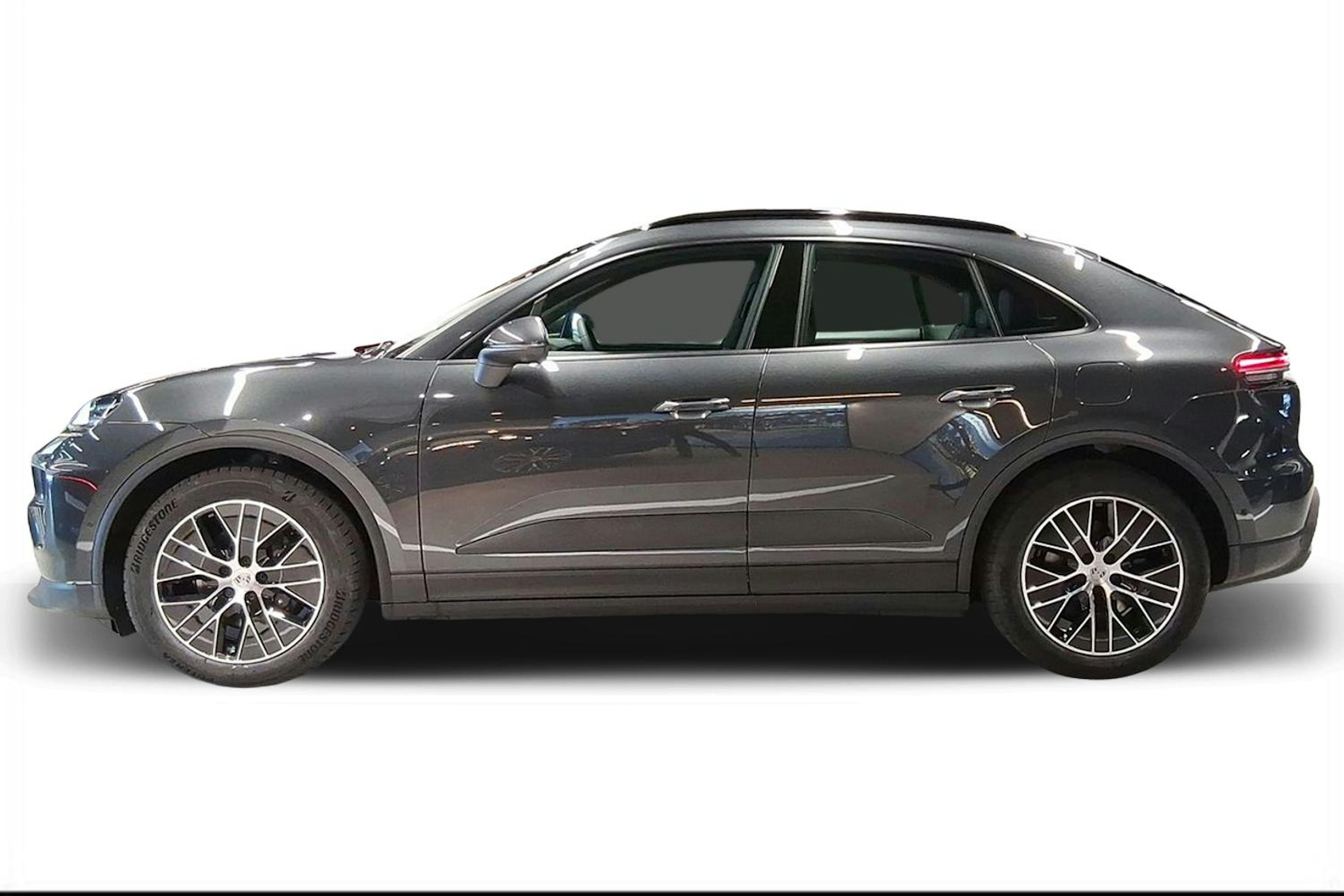 harmaa Porsche Macan 2025 kuva 5.