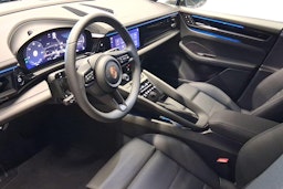 harmaa Porsche Macan 2025 kuva 7.