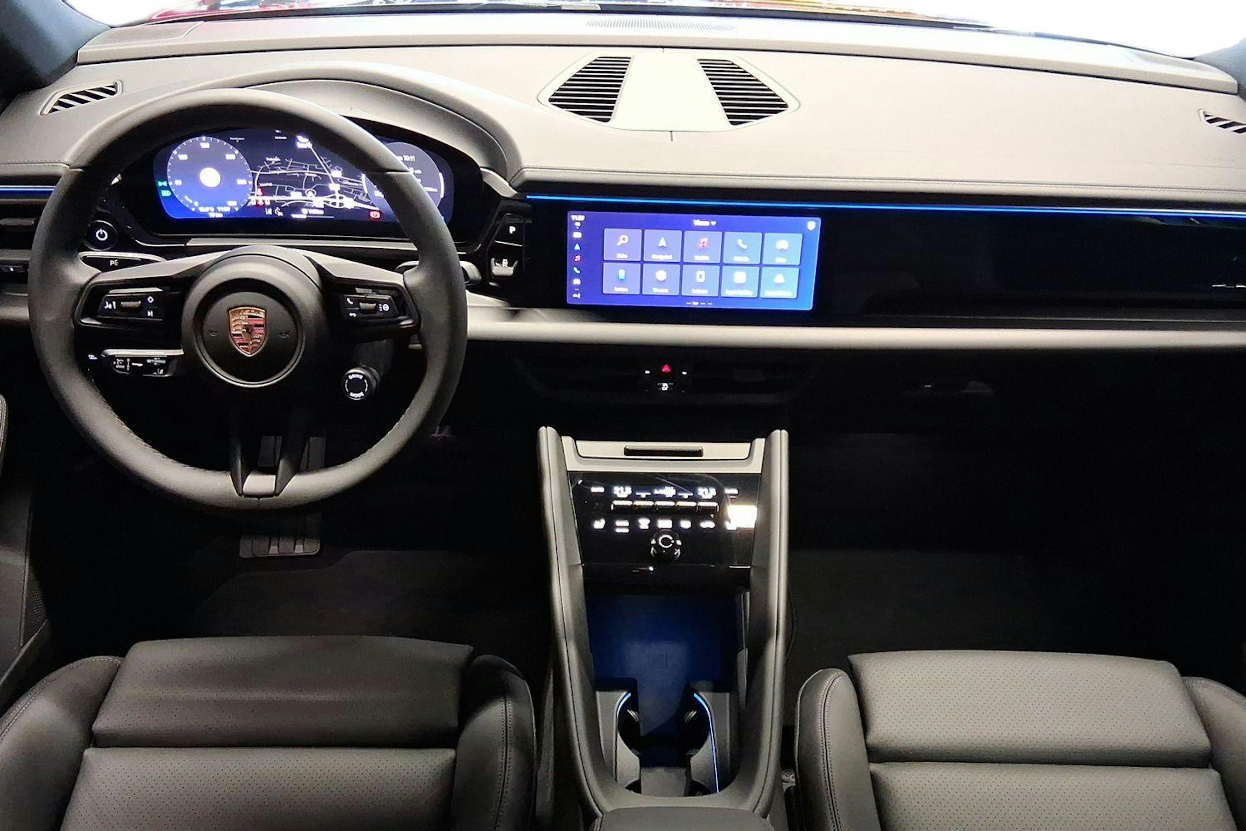 harmaa Porsche Macan 2025 kuva 13.