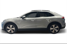 harmaa Porsche Macan 2025 kuva 5.