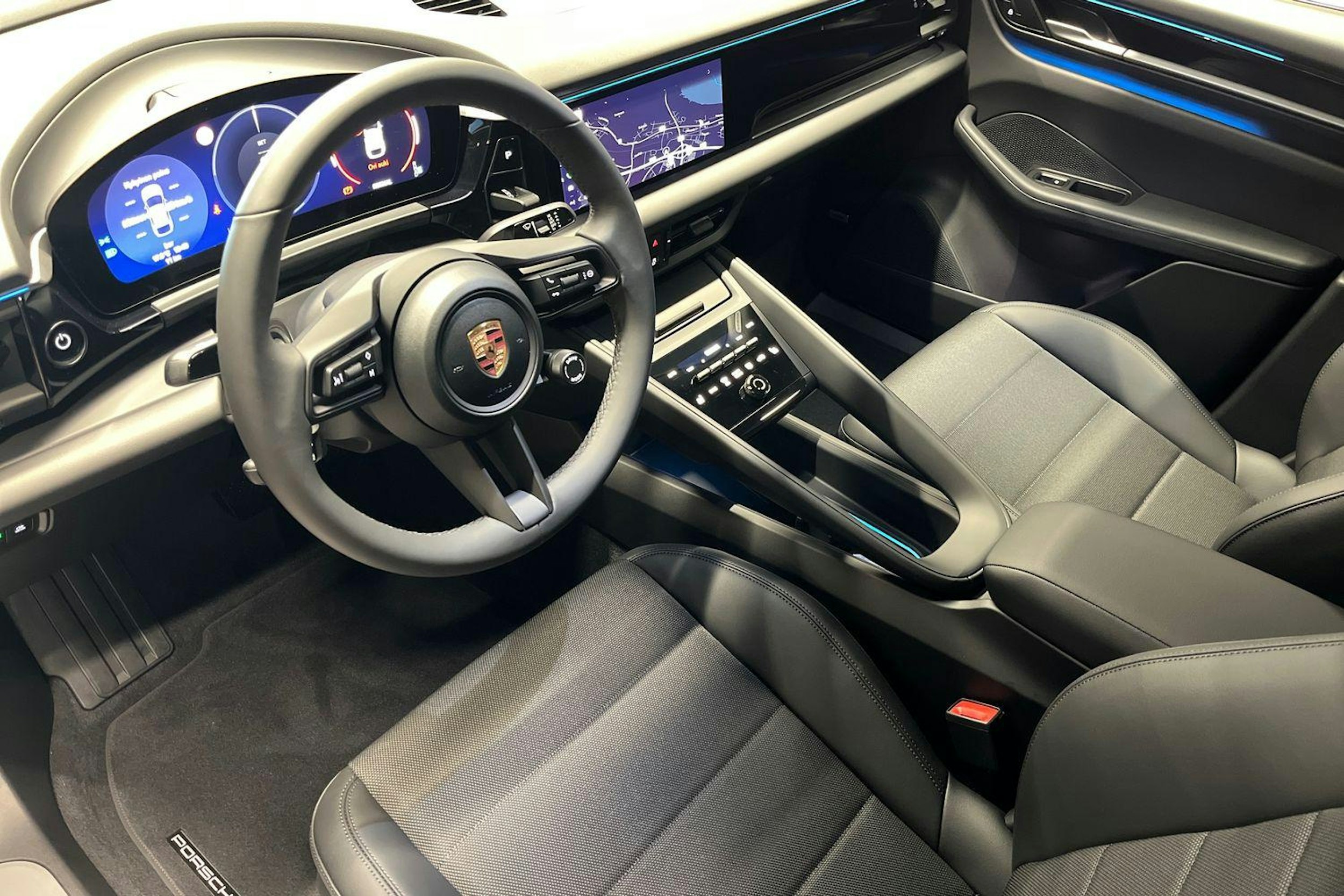 harmaa Porsche Macan 2025 kuva 6.
