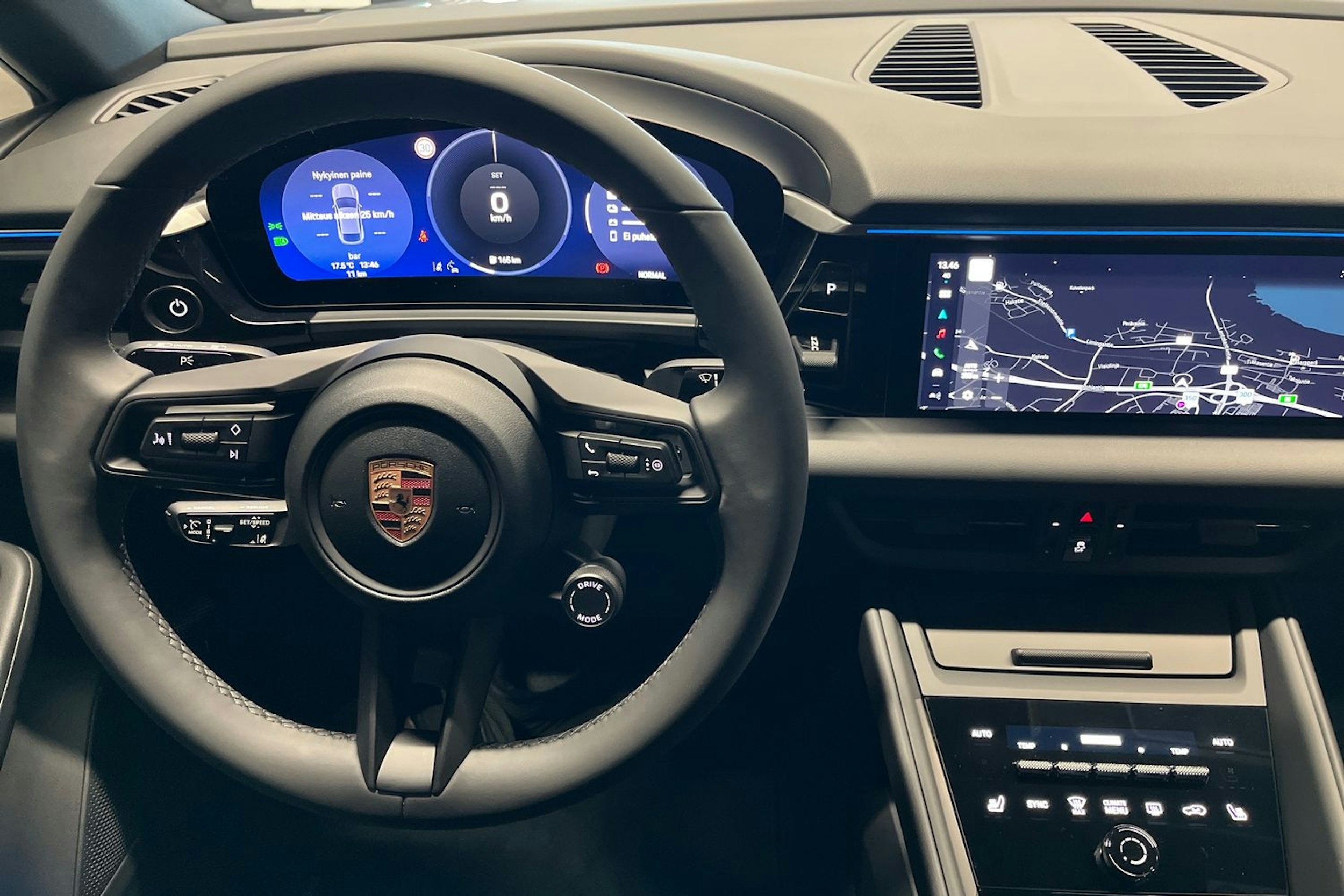 harmaa Porsche Macan 2025 kuva 10.