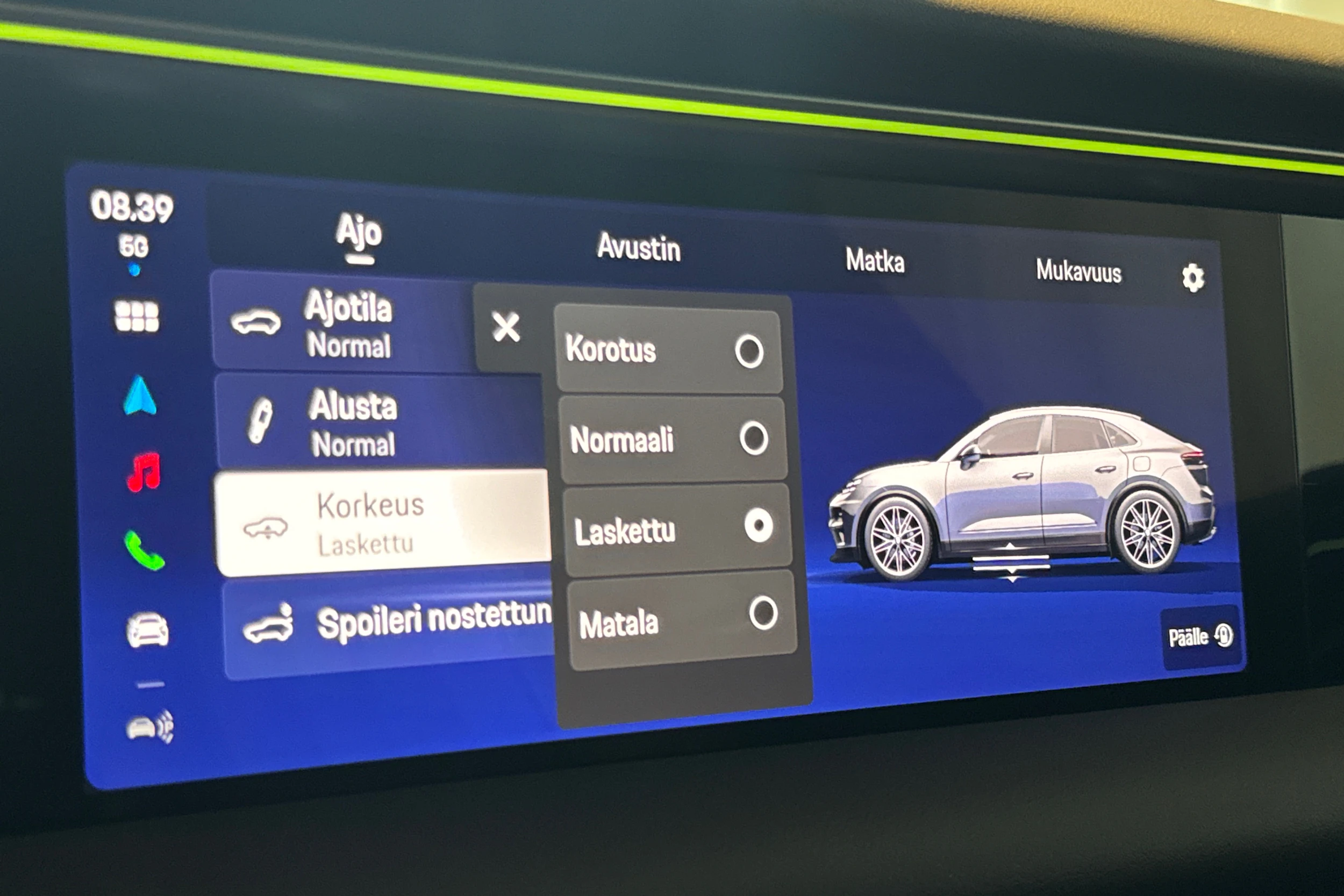 harmaa Porsche Macan kuva 16.