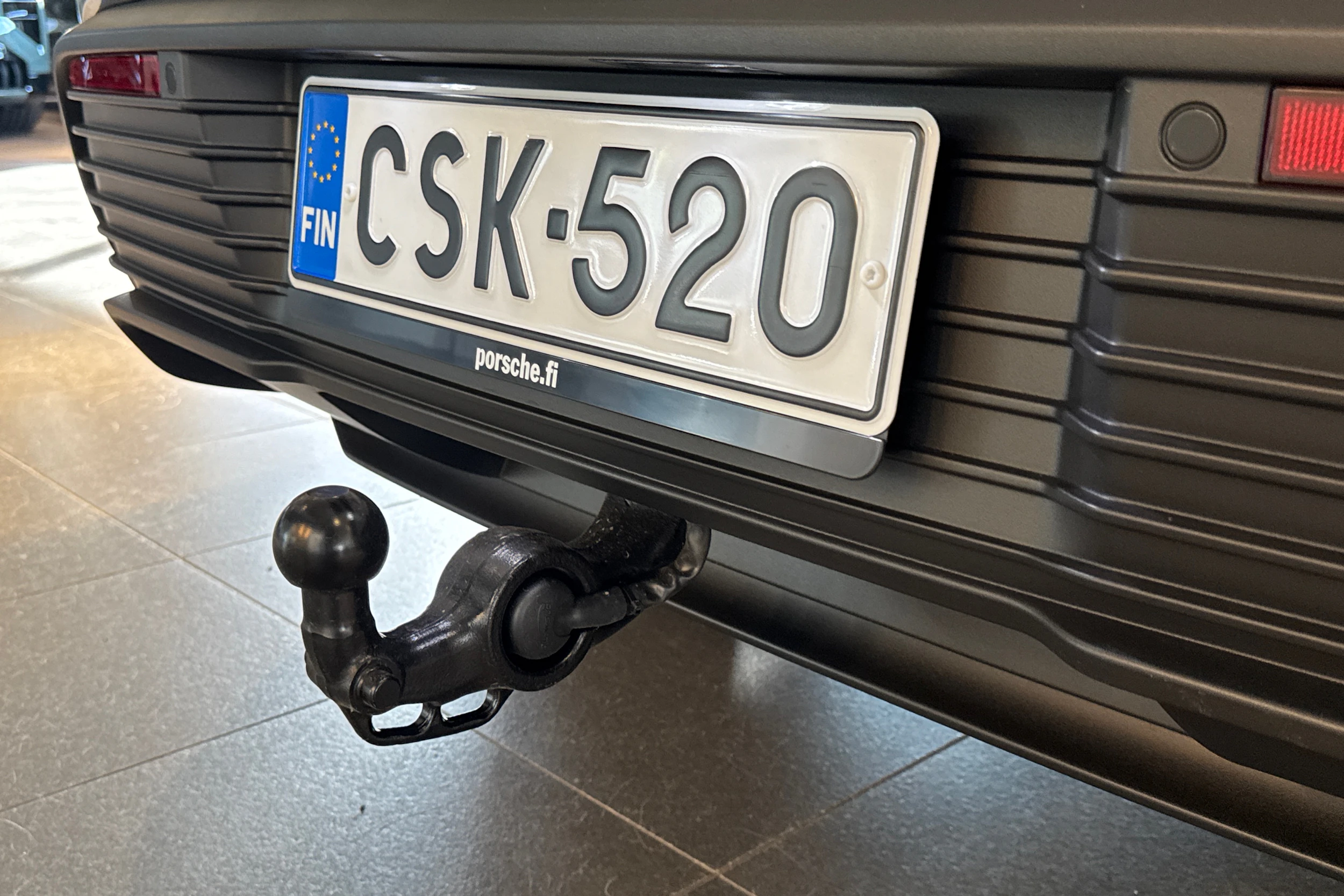 harmaa Porsche Macan kuva 18.