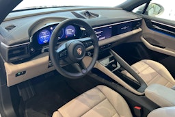 harmaa Porsche Macan 2025 kuva 6.