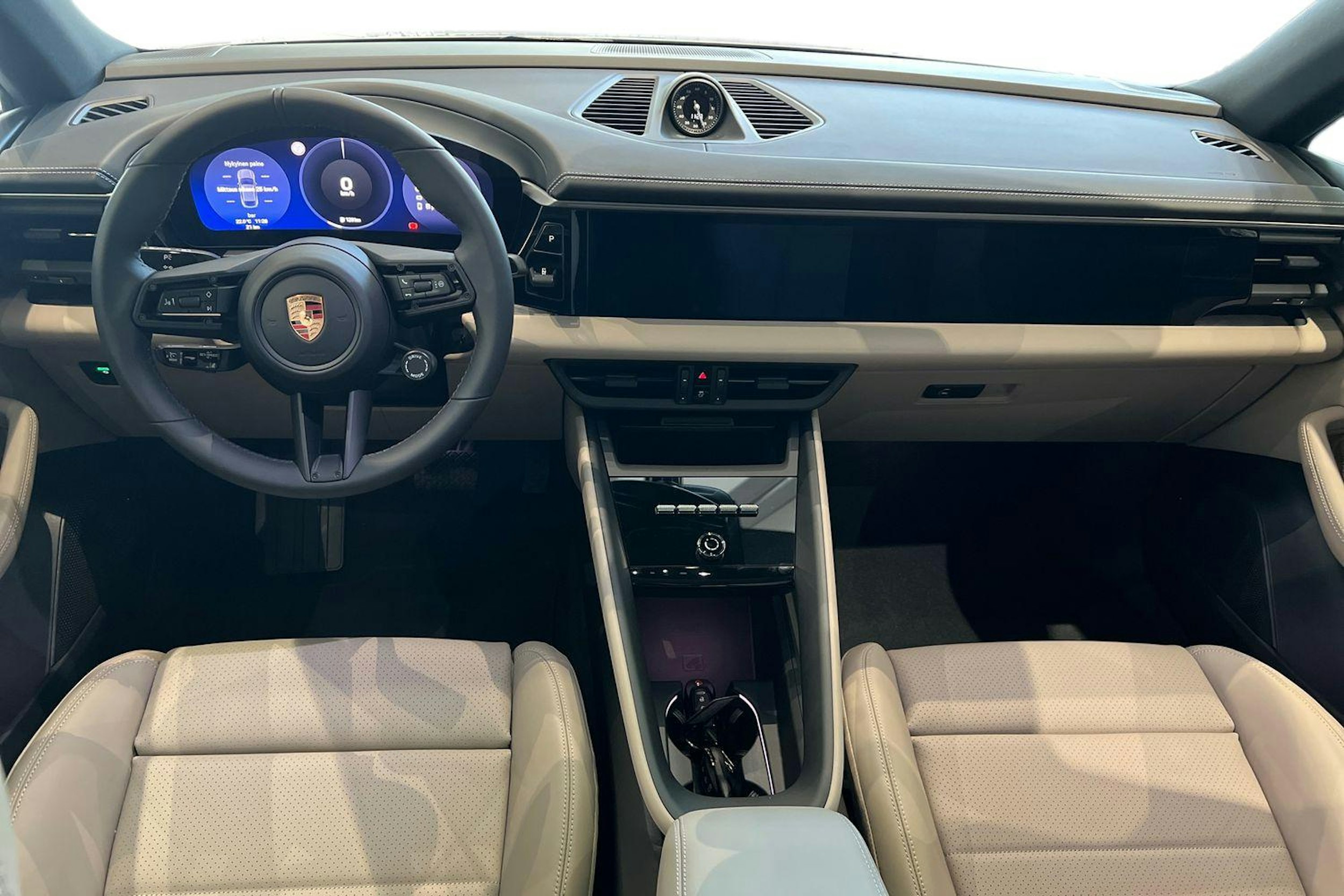 harmaa Porsche Macan 2025 kuva 7.