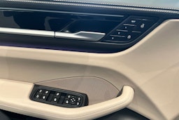 harmaa Porsche Macan 2025 kuva 15.