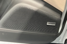 harmaa Porsche Macan 2025 kuva 19.