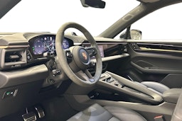 beige Porsche Macan 2025 kuva 6.