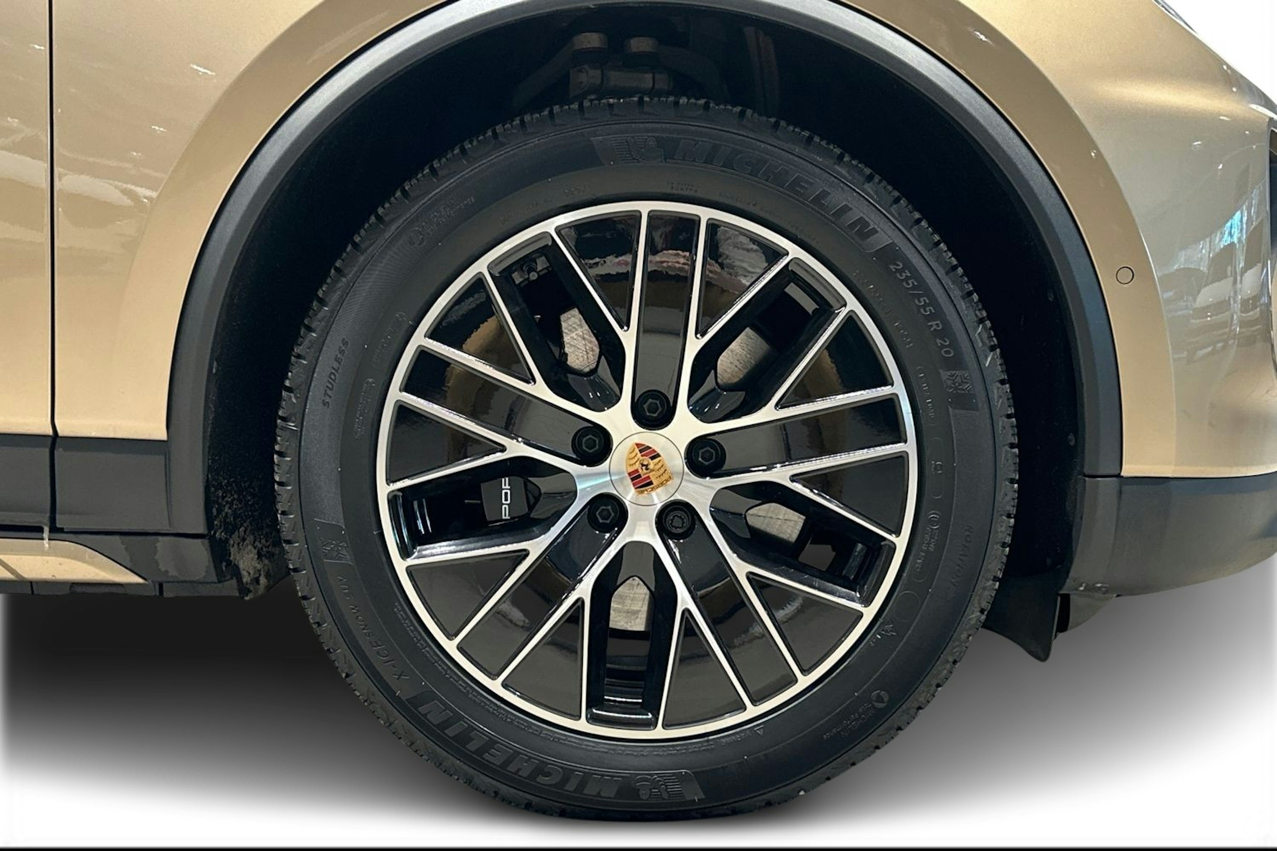 beige Porsche Macan 2025 kuva 9.