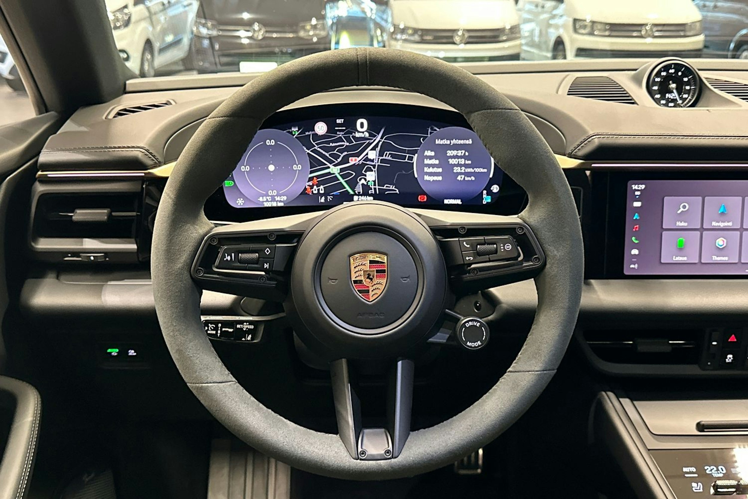 beige Porsche Macan 2025 kuva 10.