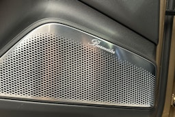 beige Porsche Macan 2025 kuva 19.