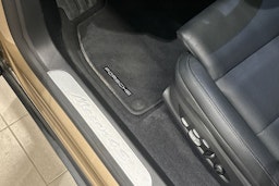 beige Porsche Macan 2025 kuva 20.