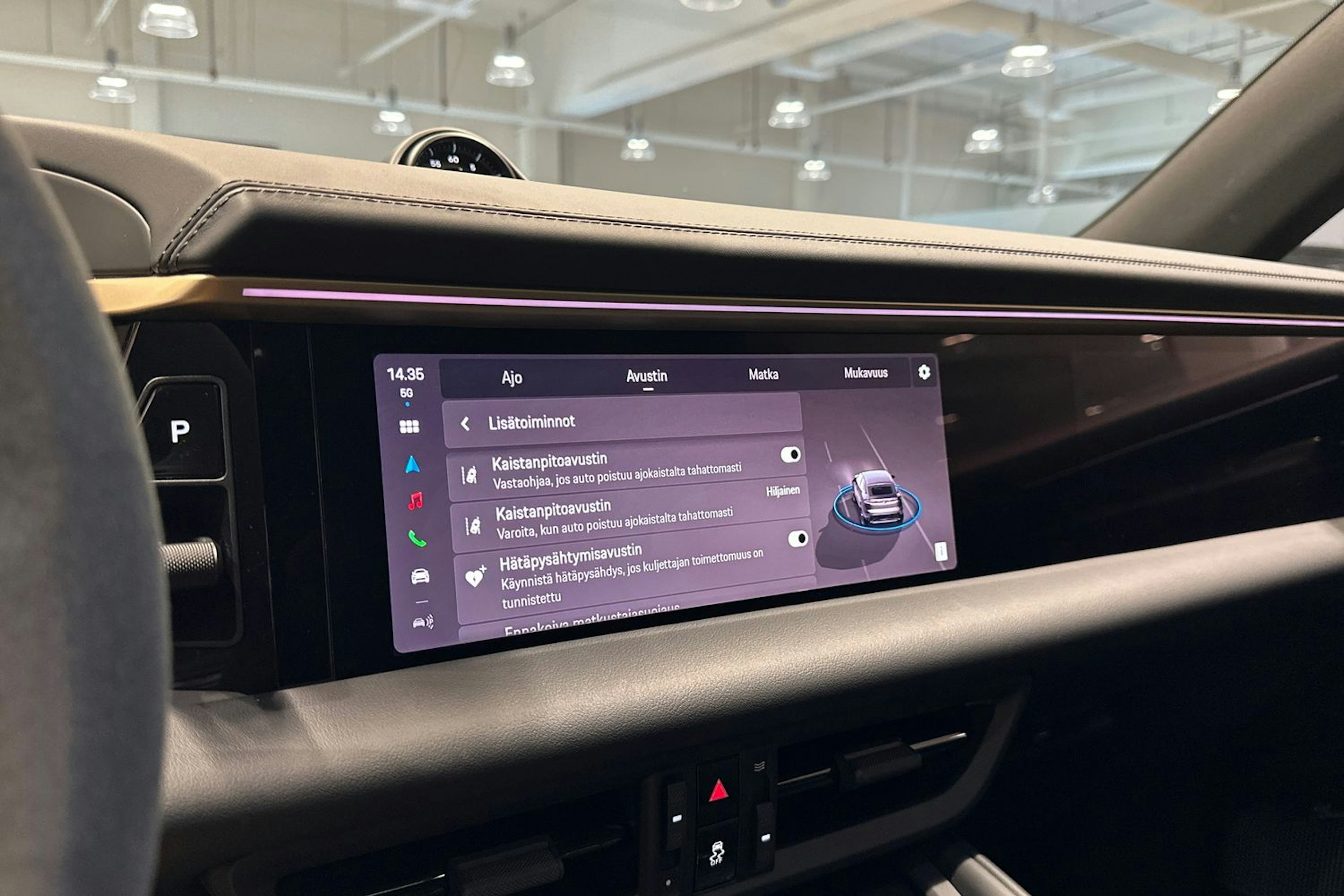 beige Porsche Macan 2025 kuva 28.