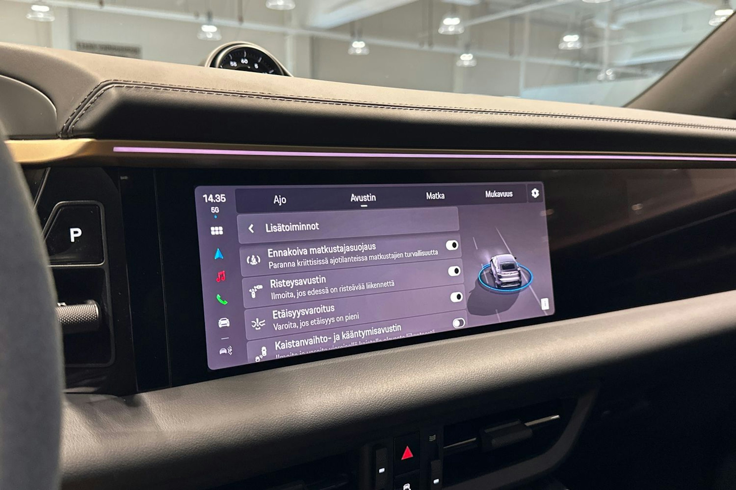 beige Porsche Macan 2025 kuva 29.