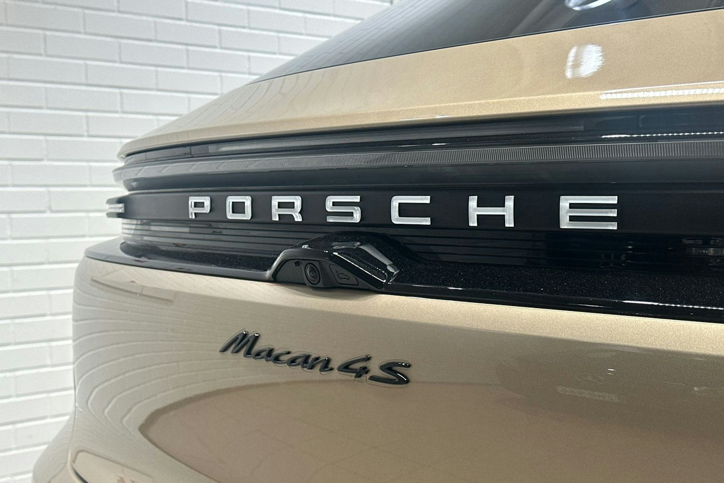 beige Porsche Macan 2025 kuva 41.