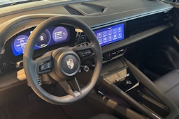 musta Porsche Macan 2025 kuva 7.