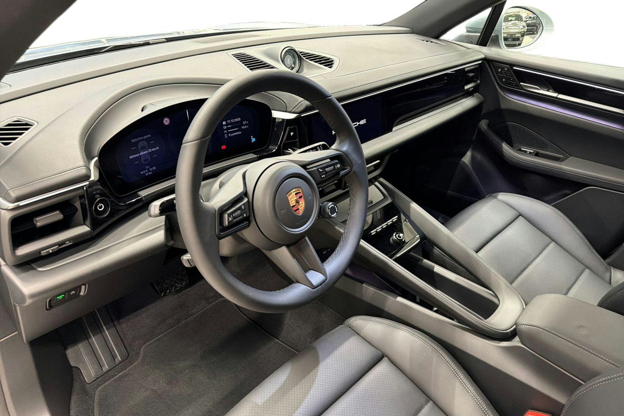 harmaa Porsche Macan 2025 kuva 6.