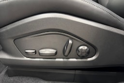 harmaa Porsche Macan 2025 kuva 10.