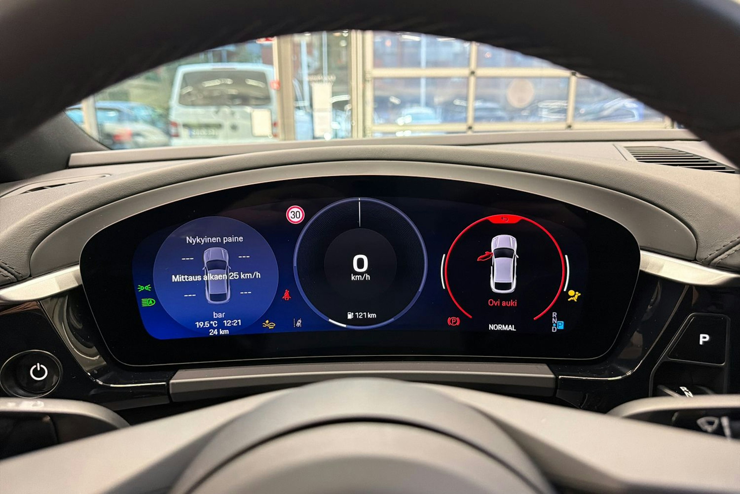 harmaa Porsche Macan 2025 kuva 12.