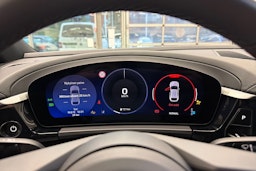 harmaa Porsche Macan 2025 kuva 12.