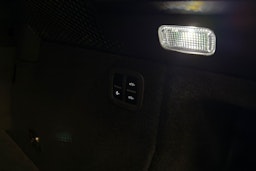 harmaa Porsche Macan 2025 kuva 22.