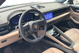 musta Porsche Macan 2025 kuva 7.