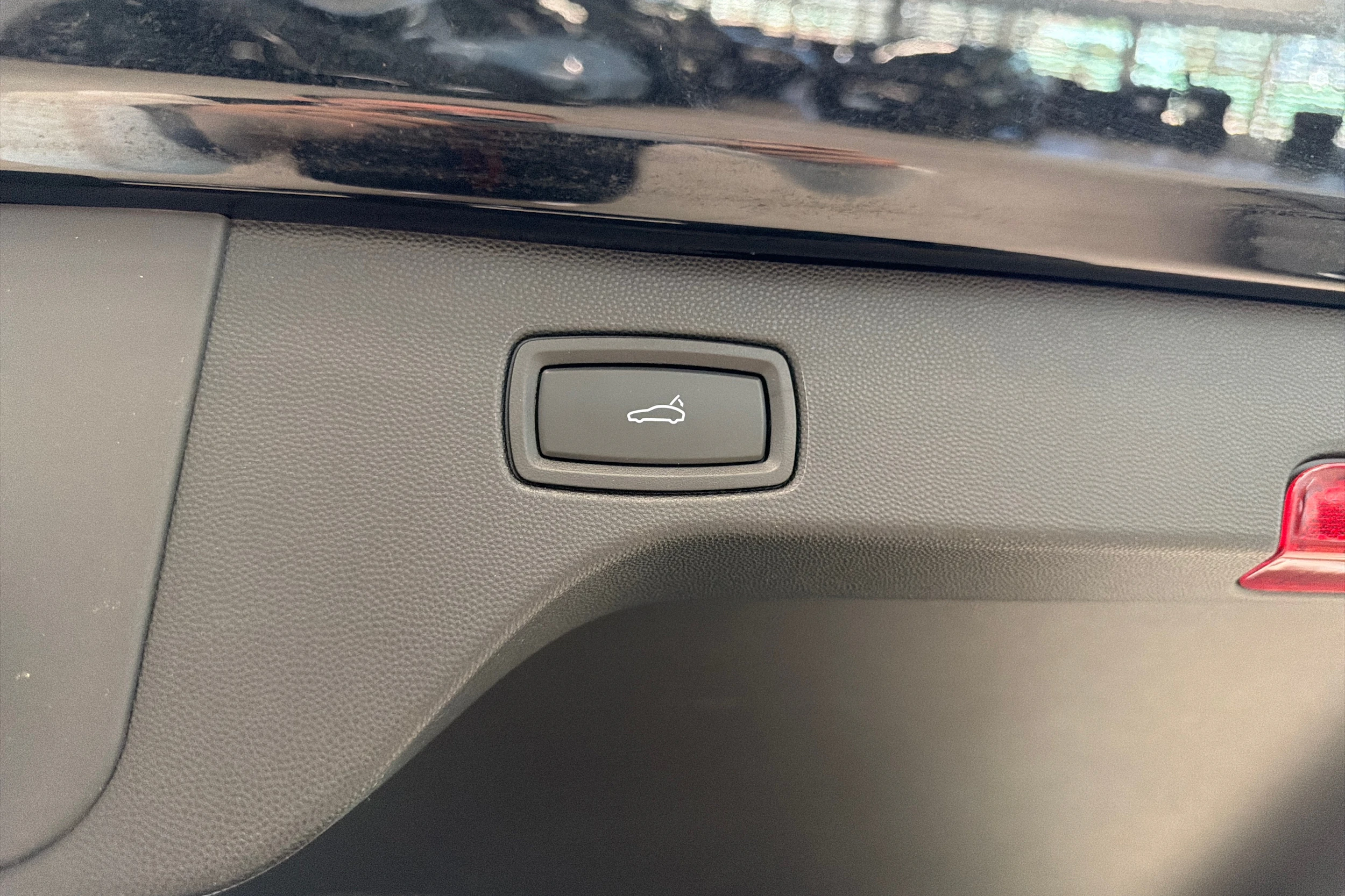 musta Porsche Macan 2025 kuva 15.