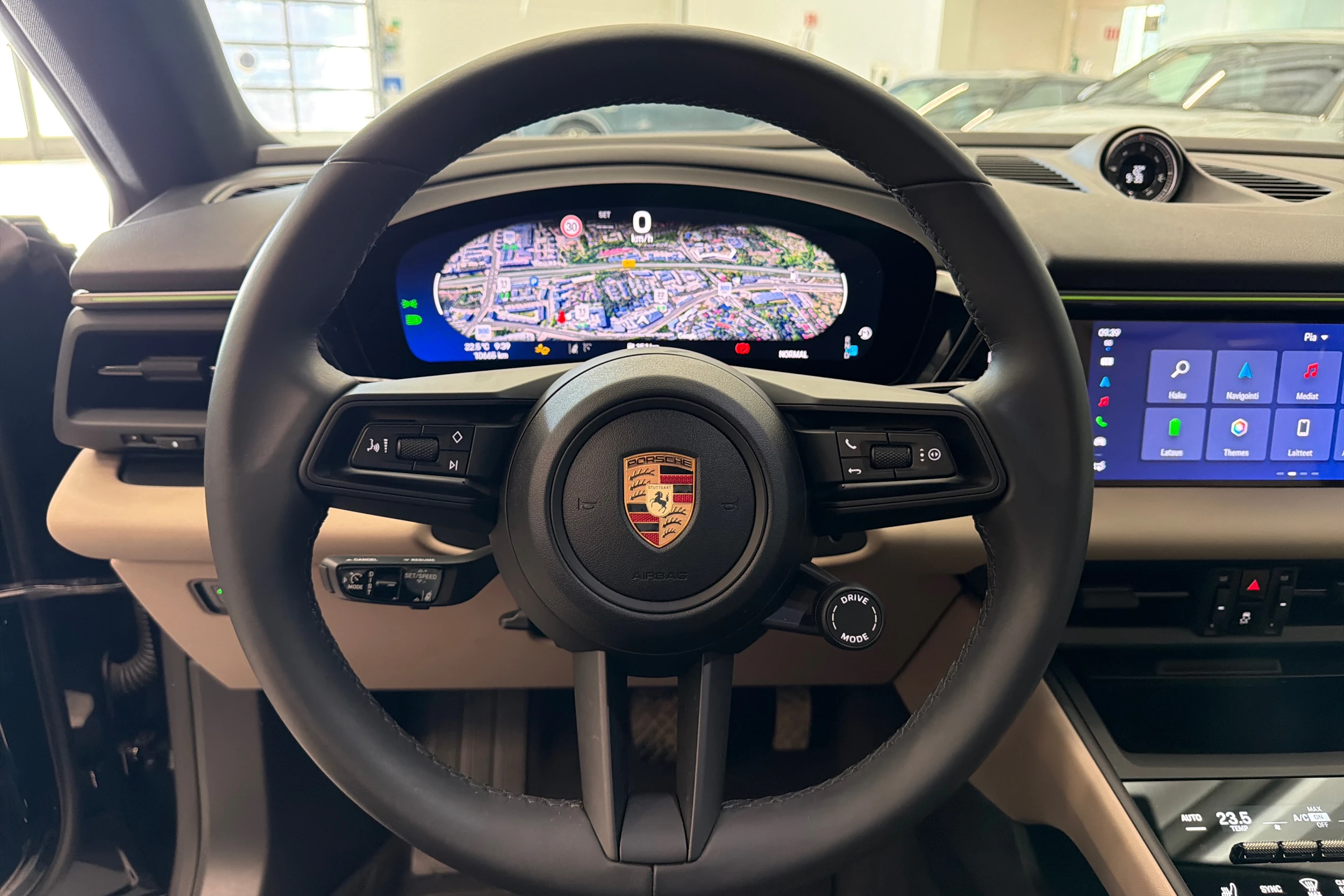 musta Porsche Macan 2025 kuva 16.