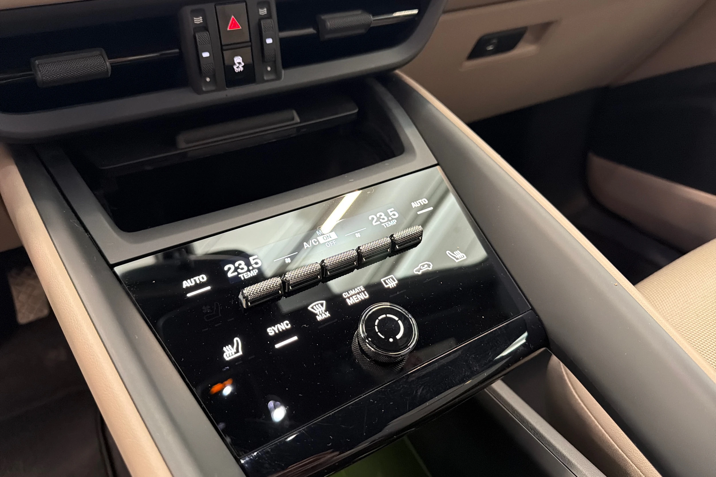 musta Porsche Macan 2025 kuva 20.