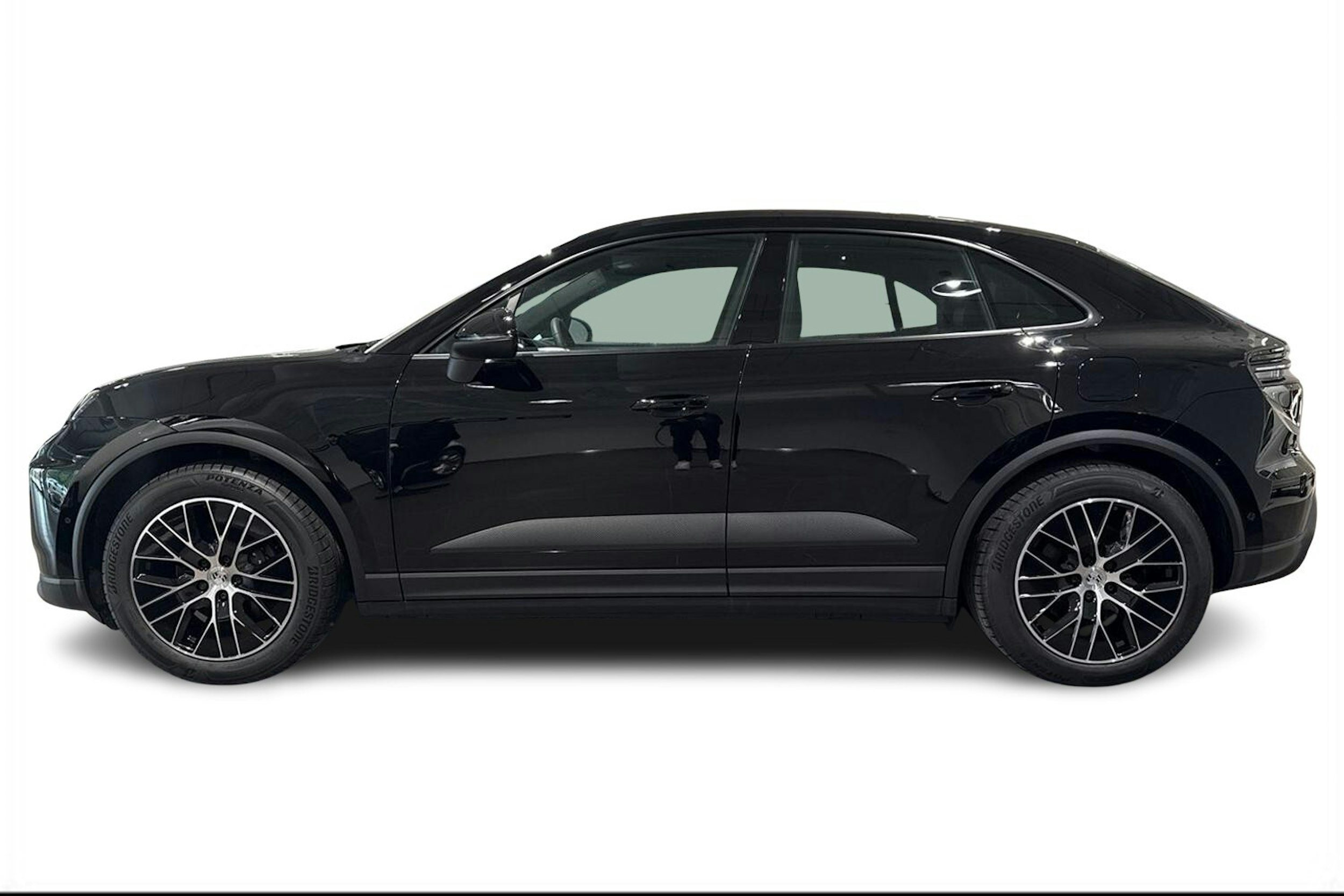 musta Porsche Macan 2025 kuva 5.