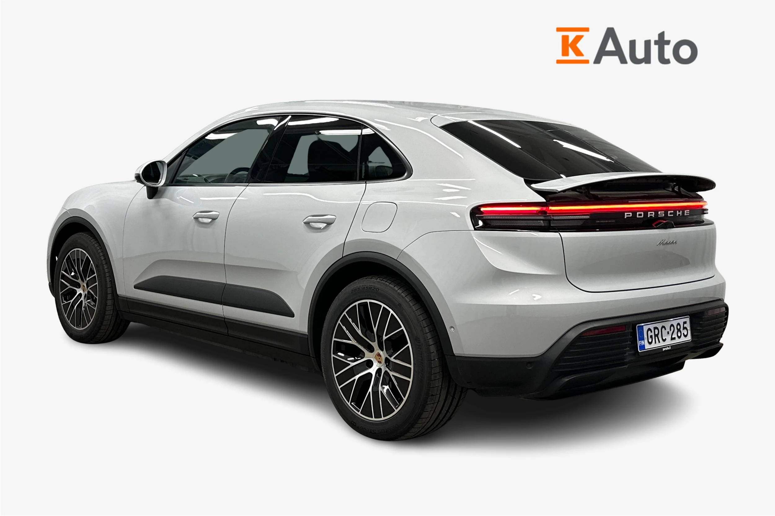 harmaa Porsche Macan 2025 kuva 2.
