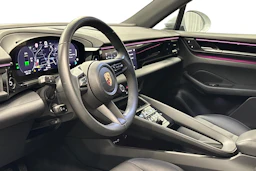 harmaa Porsche Macan 2025 kuva 6.
