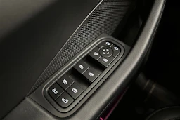harmaa Porsche Macan 2025 kuva 14.