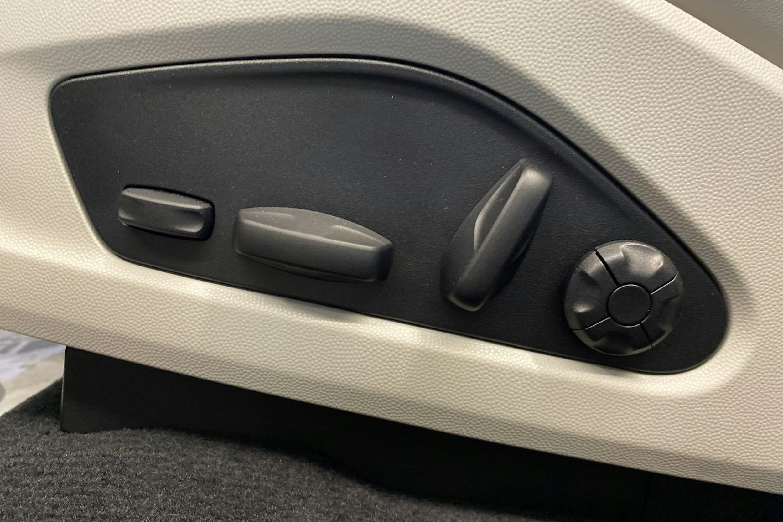 met. vihreä Porsche Macan 2025 kuva 10.
