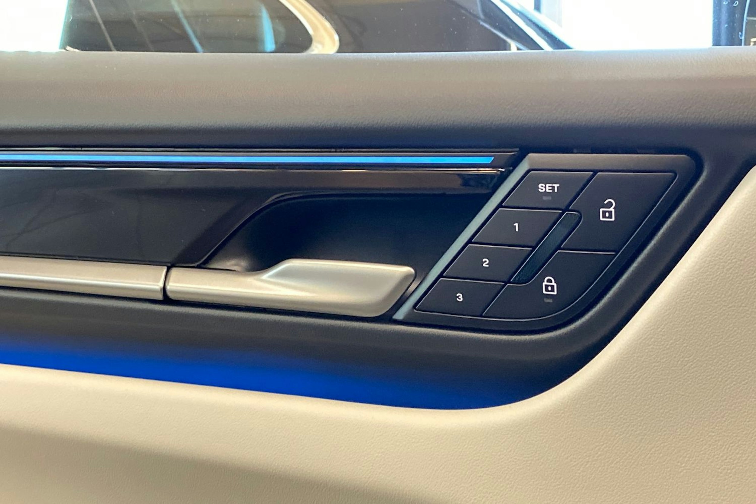 met. vihreä Porsche Macan 2025 kuva 13.