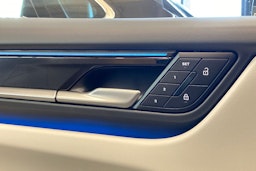 met. vihreä Porsche Macan 2025 kuva 13.