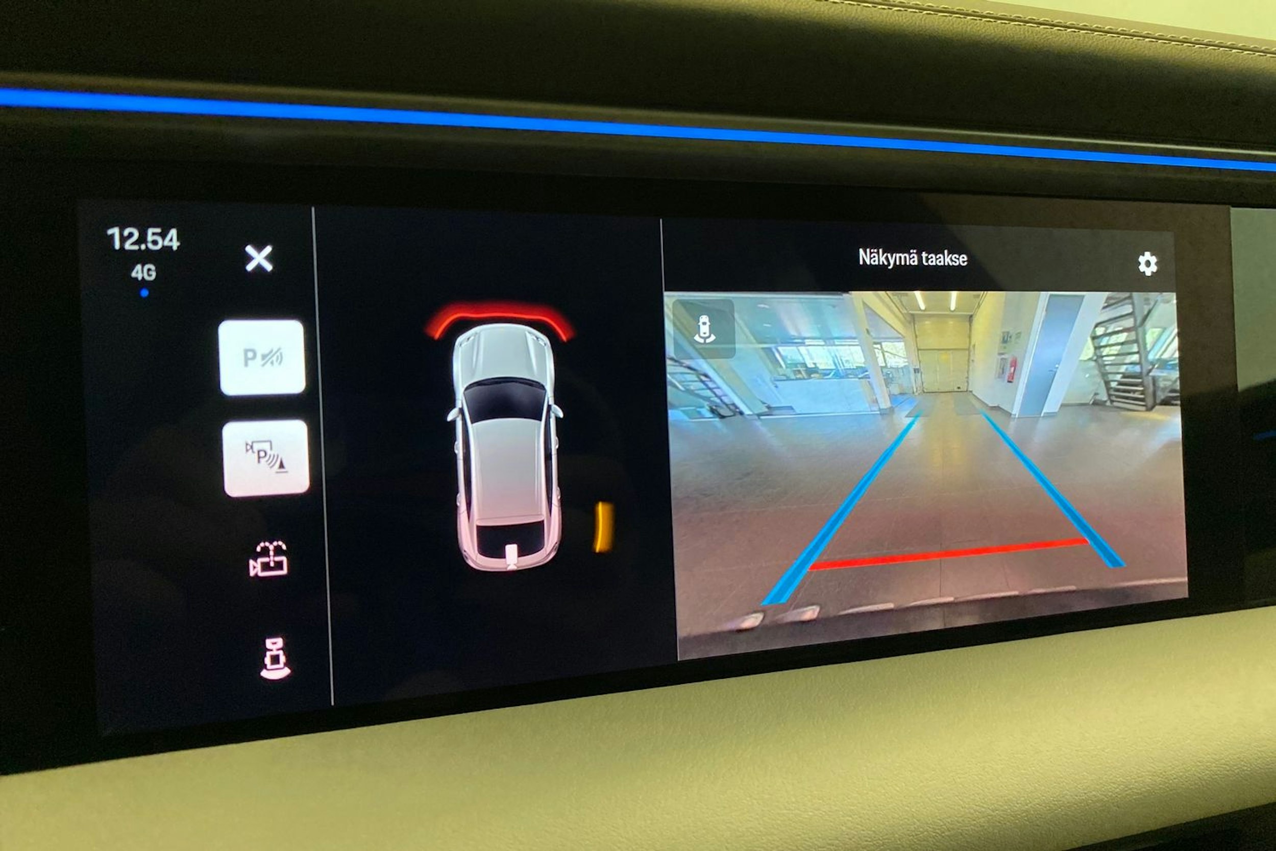met. vihreä Porsche Macan 2025 kuva 18.