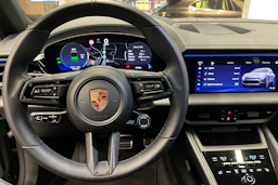 vihreä Porsche Macan 2025 kuva 12.