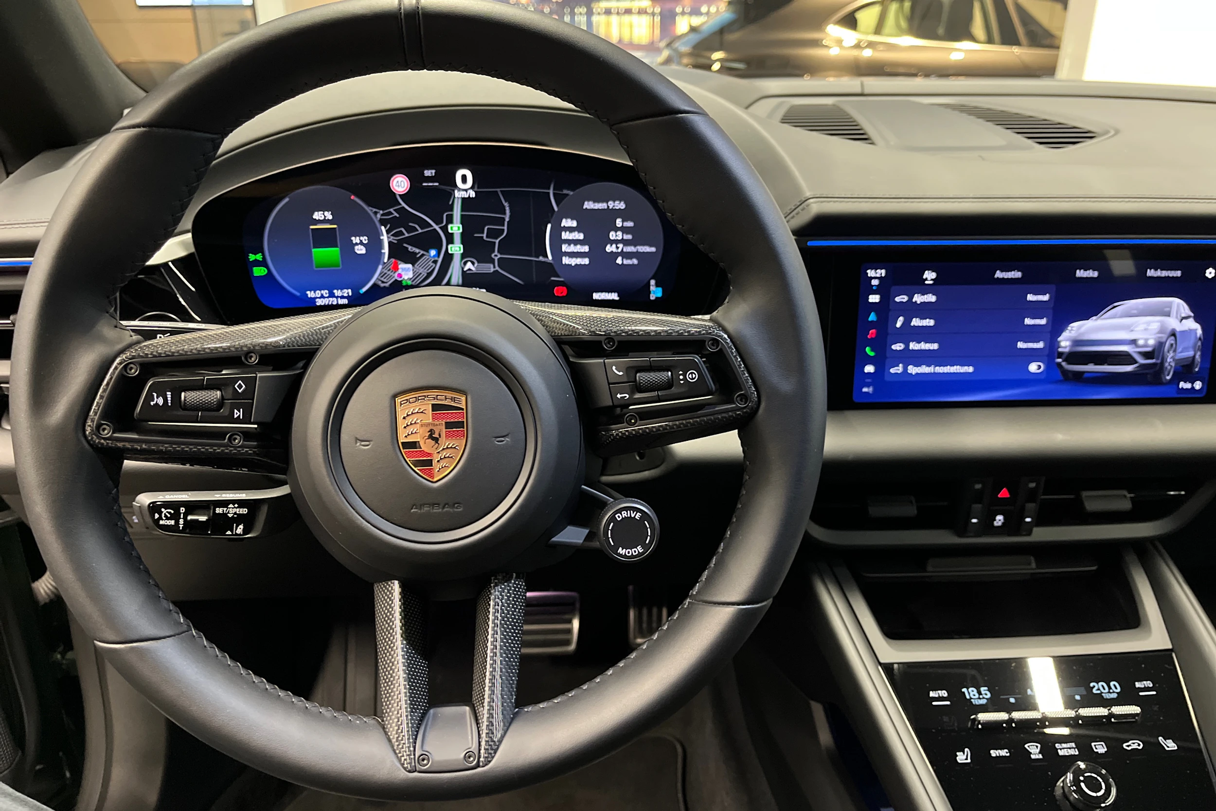 vihreä Porsche Macan 2025 kuva 12.