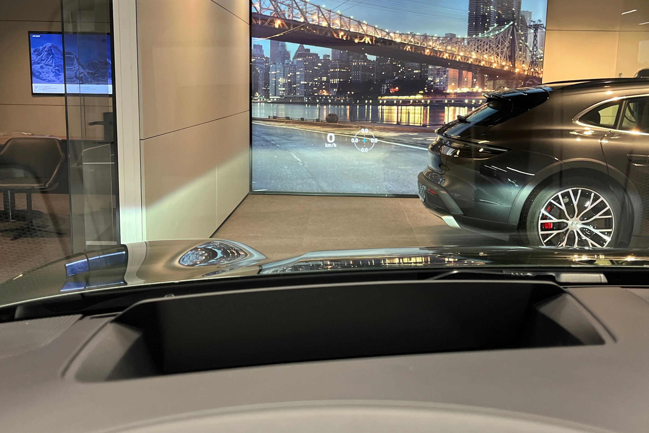 vihreä Porsche Macan 2025 kuva 13.