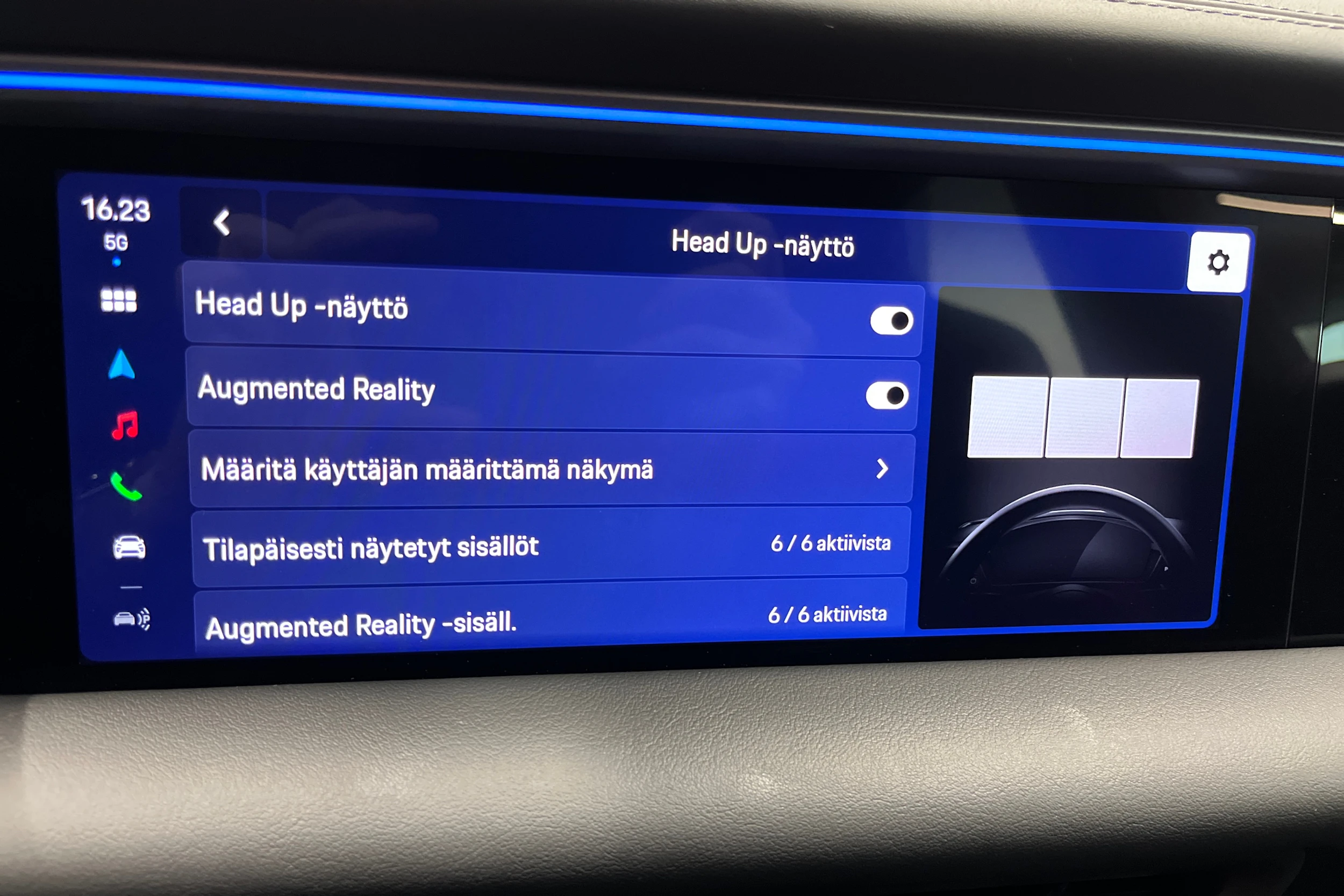 vihreä Porsche Macan 2025 kuva 14.