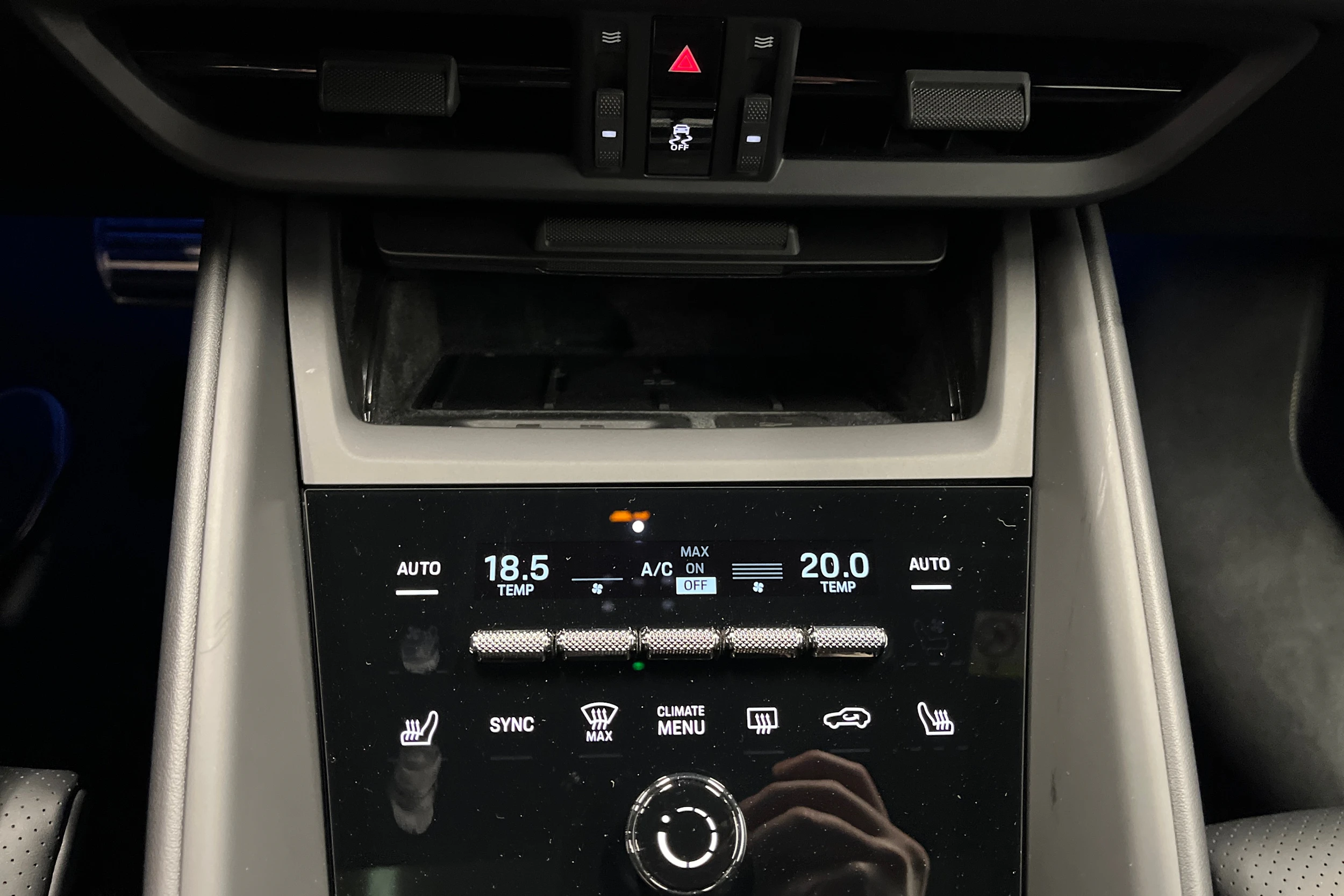 vihreä Porsche Macan 2025 kuva 20.
