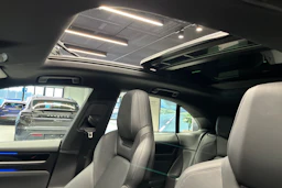vihreä Porsche Macan 2025 kuva 24.
