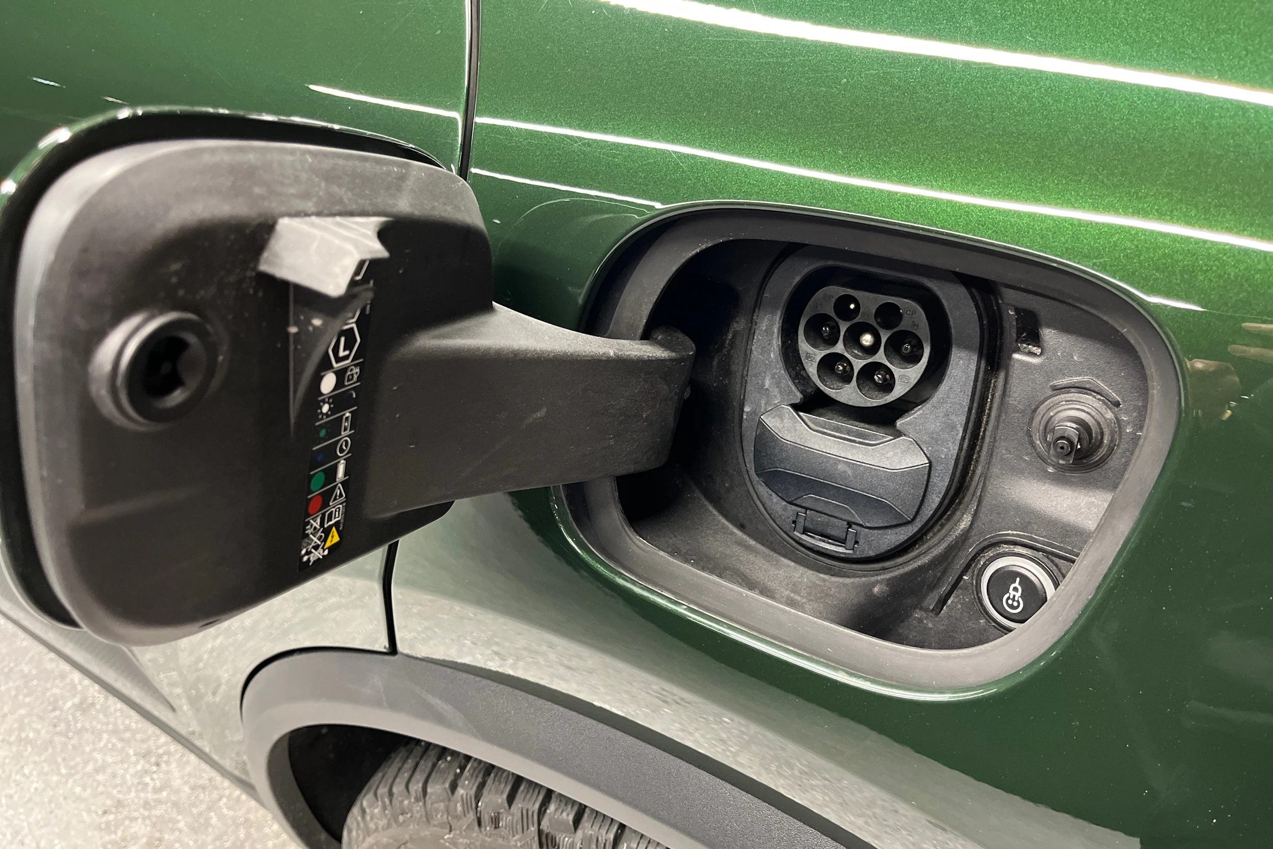 vihreä Porsche Macan 2025 kuva 25.